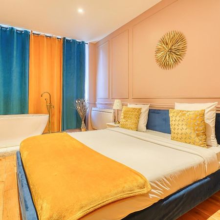 Suite Anna In Paris Republique Bilik gambar