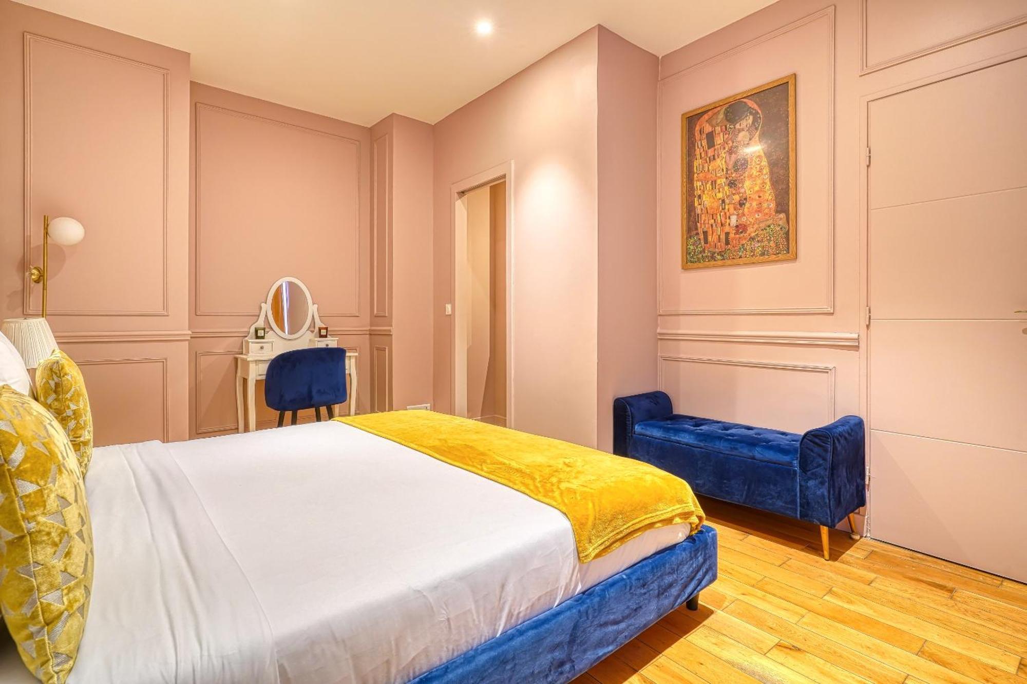 Suite Anna In Paris Republique Bilik gambar